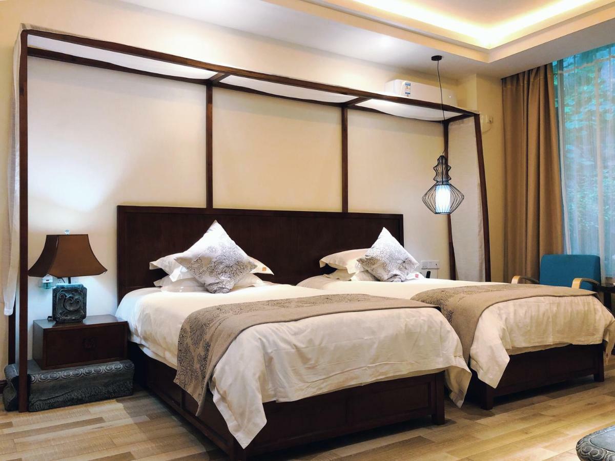 Guilin Crystal Crescent Moon Hotel Exteriör bild